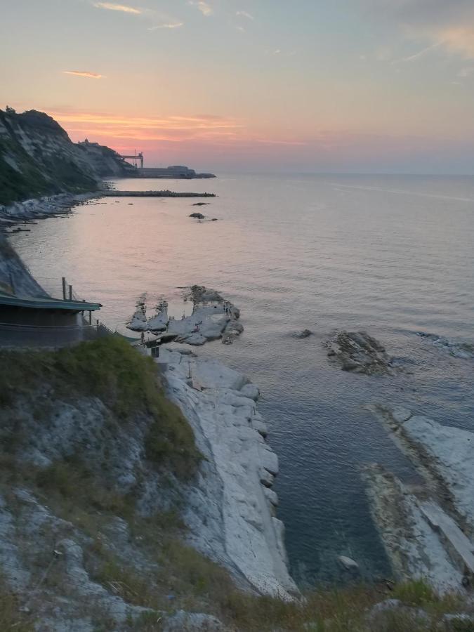 Отель La Casina Di Sonia Анкона Экстерьер фото